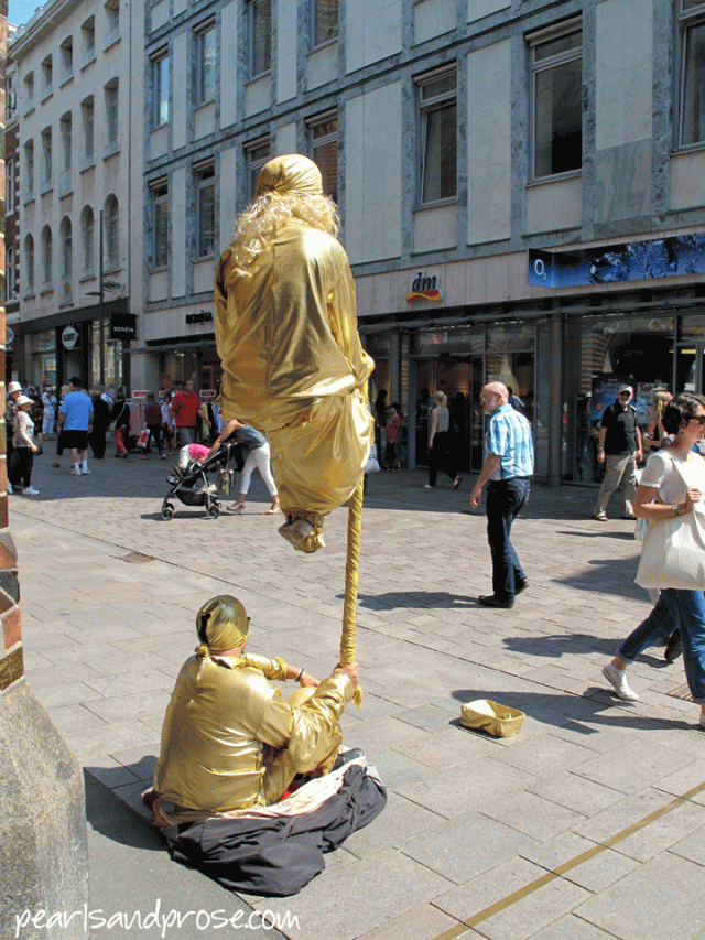lubeck_street_performers_web