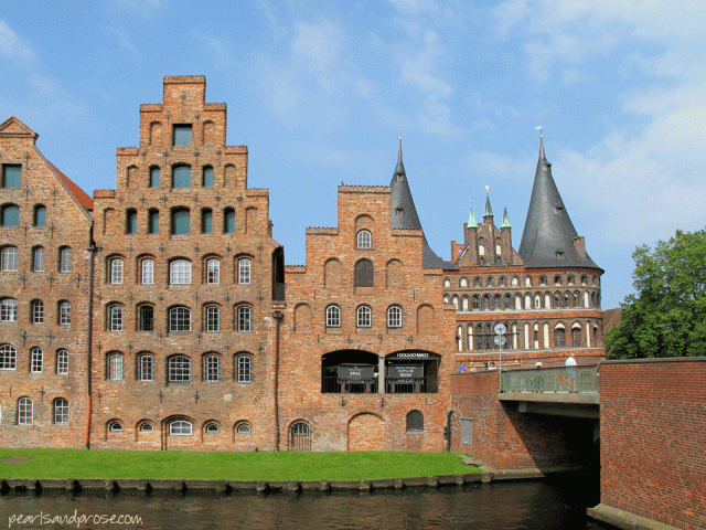 lubeck_brick_holstentor_web